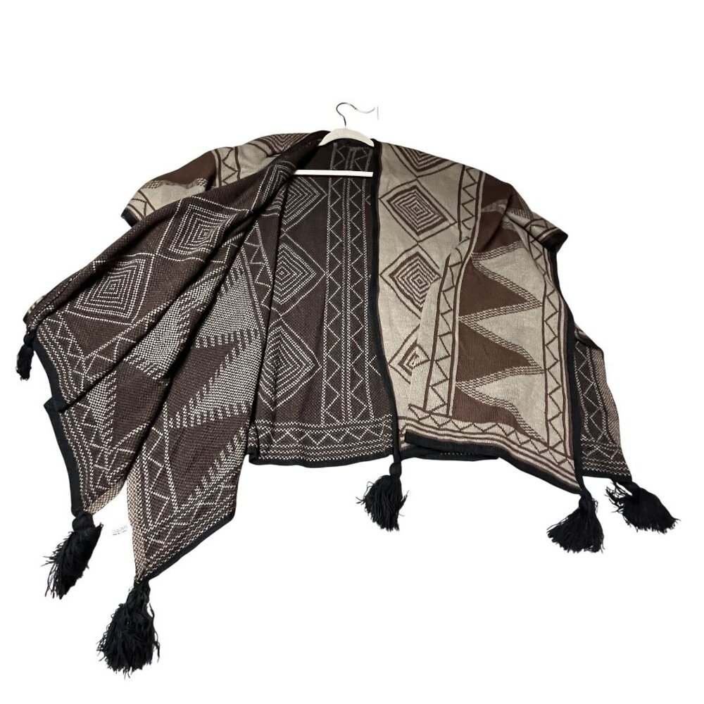 Artsy Aztec Geometric Pattern Poncho With Tassels Boho ONE‎ Size Fits Most